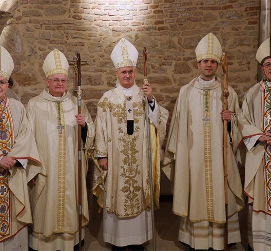 Mons. Marko Kovač i mons. Vlado Razum zaređeni za pomoćne biskupe zagrebačke